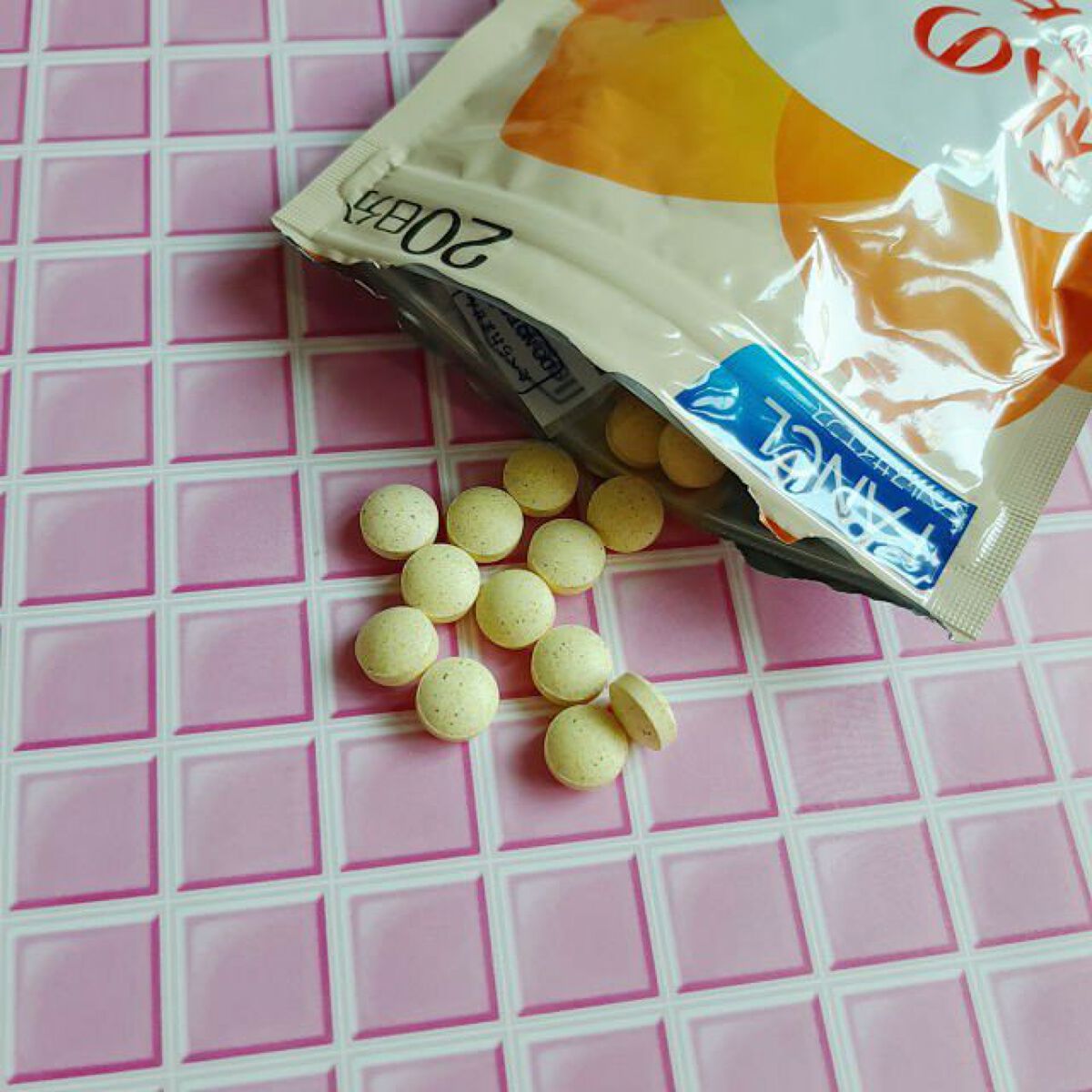 まあちくん★フォロバ100% on LIPS 「年代ごとに不足している栄養素をたっぷり補える、日本初の年代別ビ..」(2枚目)