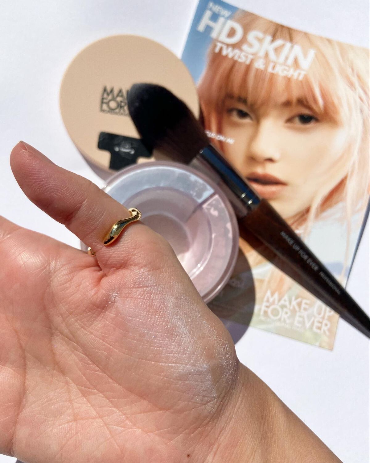 HDスキン ツイストライト/MAKE UP FOR EVER/ルースパウダーを使ったクチコミ（3枚目）