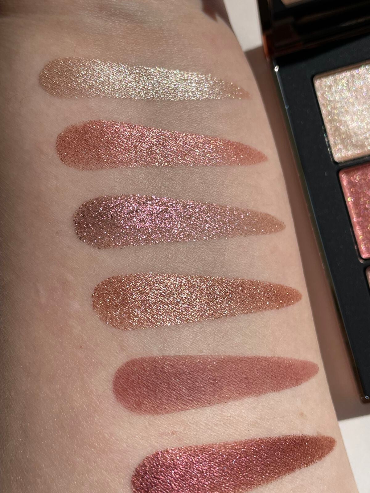 アンインヒビテッド アイシャドーパレット S /NARS/アイシャドウパレットを使ったクチコミ(3枚目)