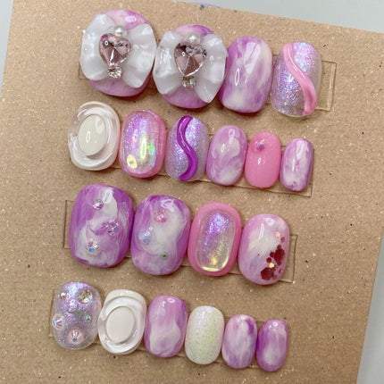 #ピンクネイル,#紫ネイル,#ポップネイル,#うねうねネイル,#オーロラネイル,#ぷっくりネイルのネイルデザイン