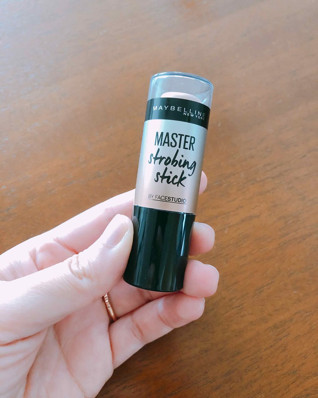 マスターストロビングスティック 01 ヌード/MAYBELLINE NEW YORK/ジェル・クリームチークを使ったクチコミ（1枚目）