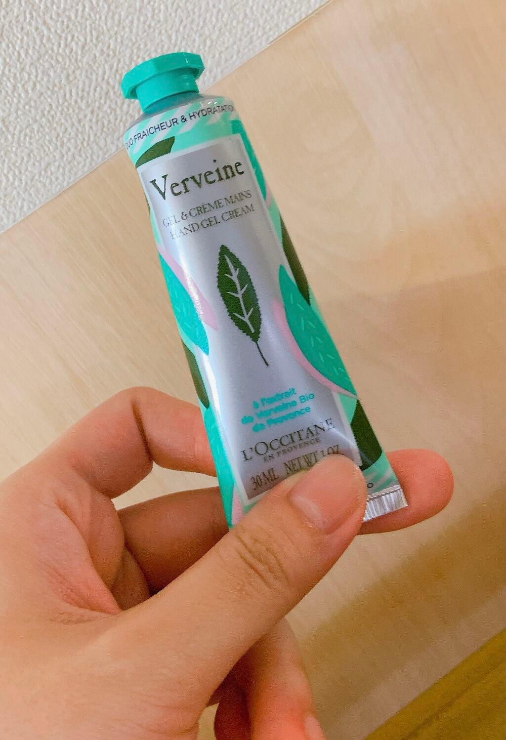 ヴァーベナ バイカラーハンドクリーム/L'OCCITANE/ハンドクリームを使ったクチコミ(1枚目)