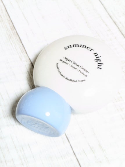 パフューマリー ハンド&ネイルクリーム デューイアルテミシア 50ml/カミール/ハンドクリームを使ったクチコミ(8枚目)