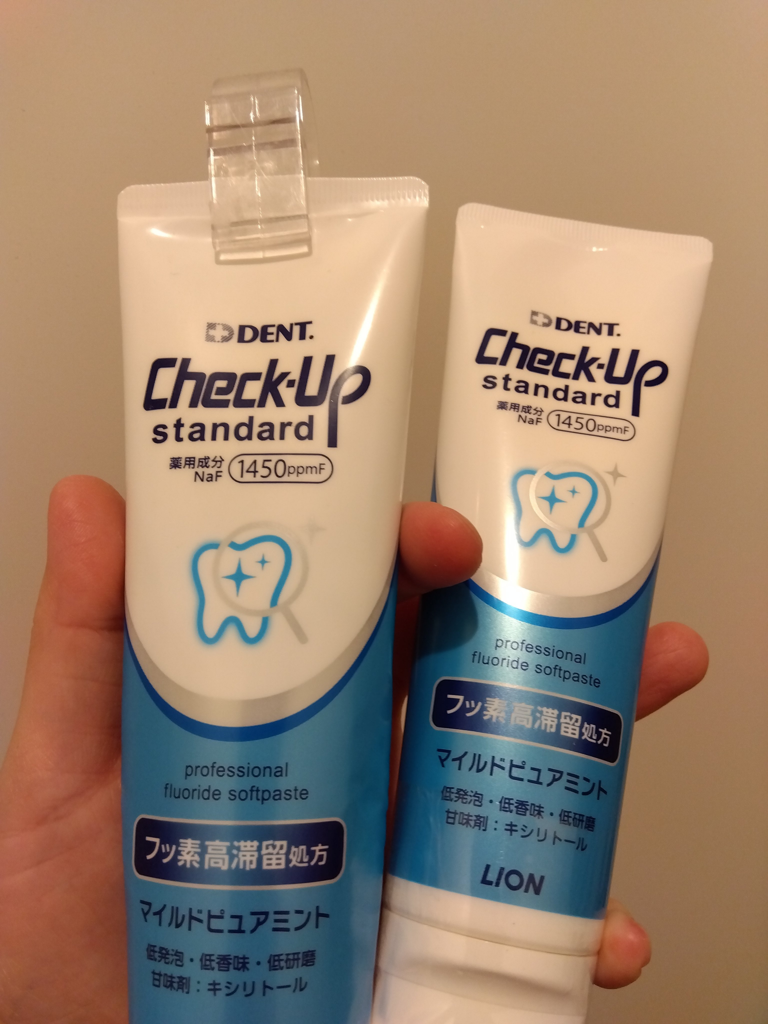 購入品

ライオン歯科用 DENT Check-up standard


何度目のリピ？4本目？だろうか、、、


◇やわらかいペースト、口腔内すみずみまでフッ素が広がる
◇泡立ちが少なく、優しい香味で、少量の水ですすげる
◇低研磨性で、