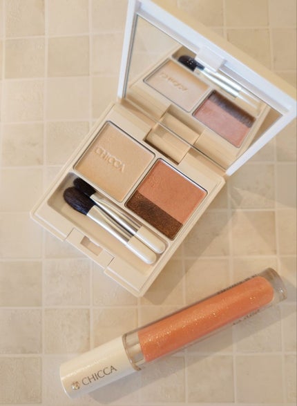 フローレスグロウ リッドテクスチャー アイシャドウ/CHICCA/アイシャドウパレットを使ったクチコミ(1枚目)