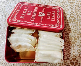 みゅう on LIPS 「カフェタナカのテンション上がるクッキー缶でメイク道具いれてます..」(4枚目)