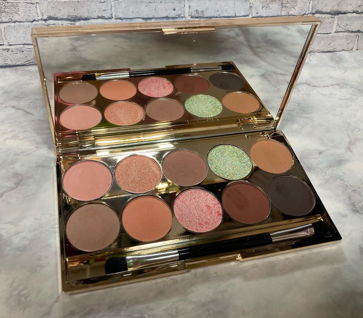 FRESHO2デザートボックス10色アイシャドウパレット