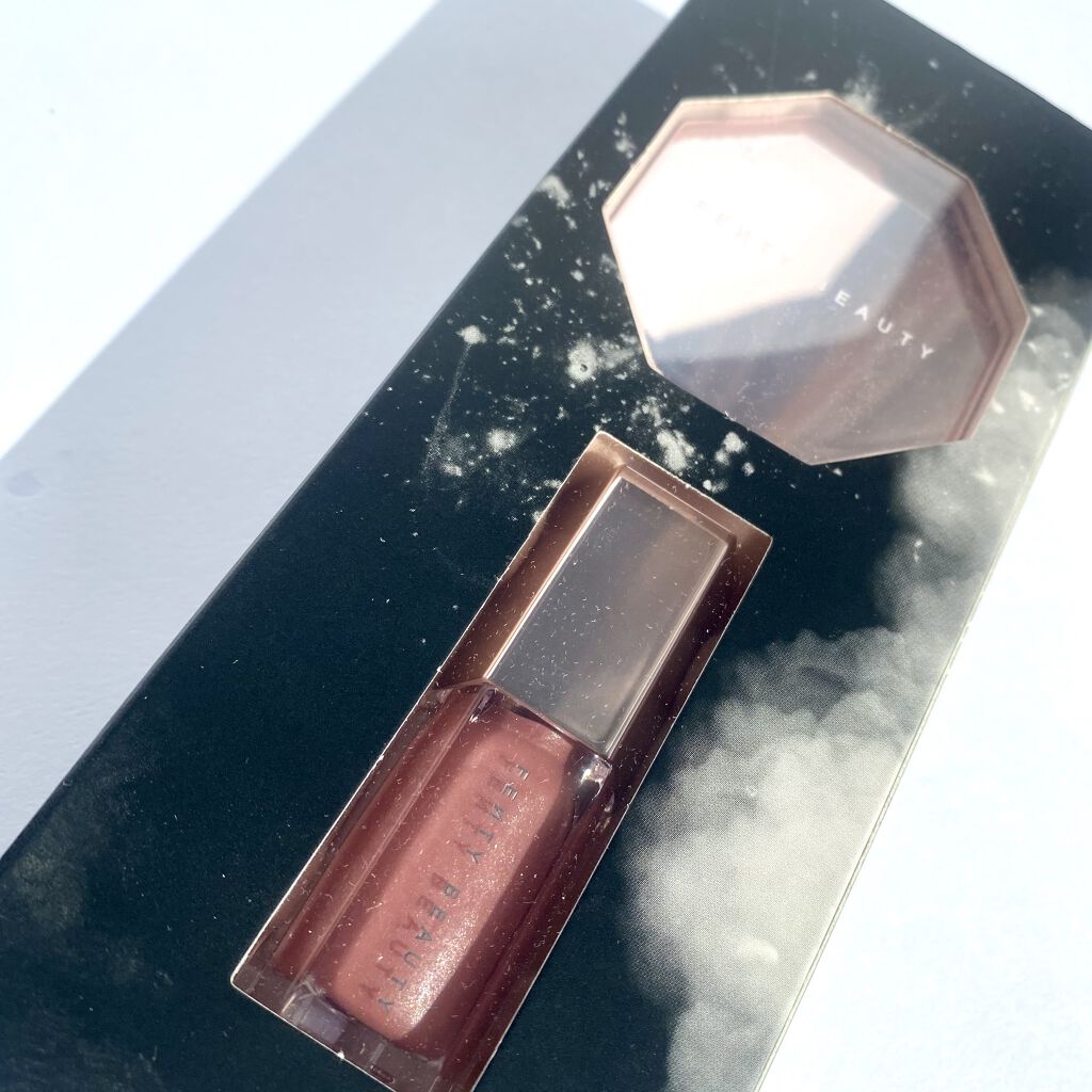 GLOSS BOMB Universal Lip Luminizer/FENTY BEAUTY BY RIHANNA/リップグロスを使ったクチコミ（3枚目）