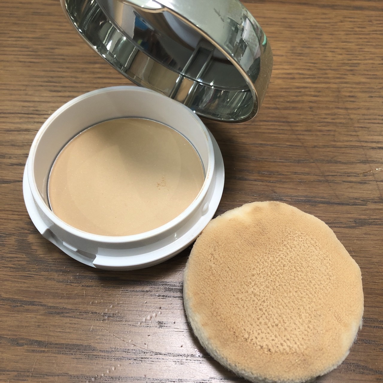 フェイスパウダー ハイカバー N 白肌オークル/クリアラスト/プレストパウダーを使ったクチコミ（3枚目）