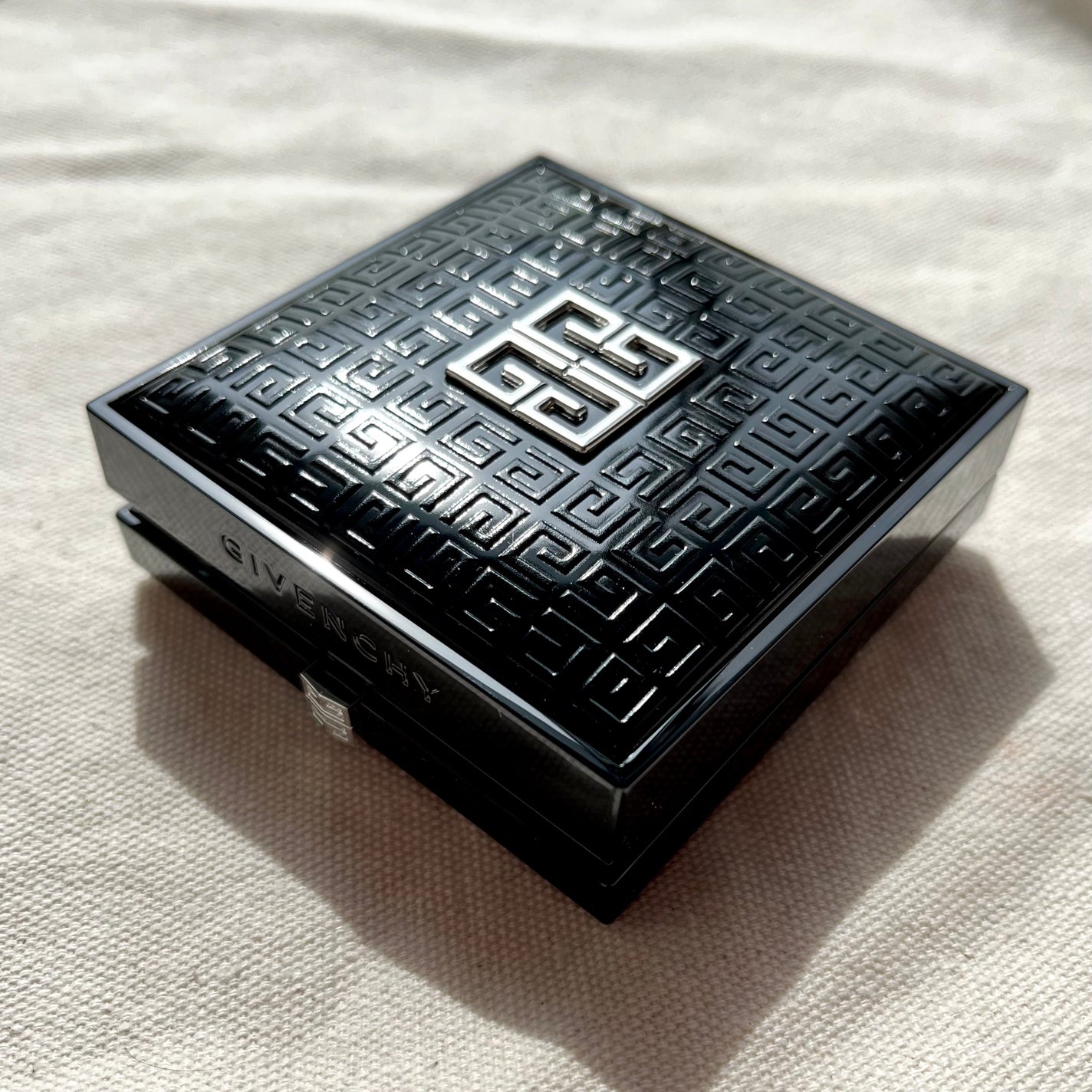 プリズム・リーブル・スキンケアリング・グロウ・クッション/GIVENCHY/クッションファンデーションを使ったクチコミ(1枚目)