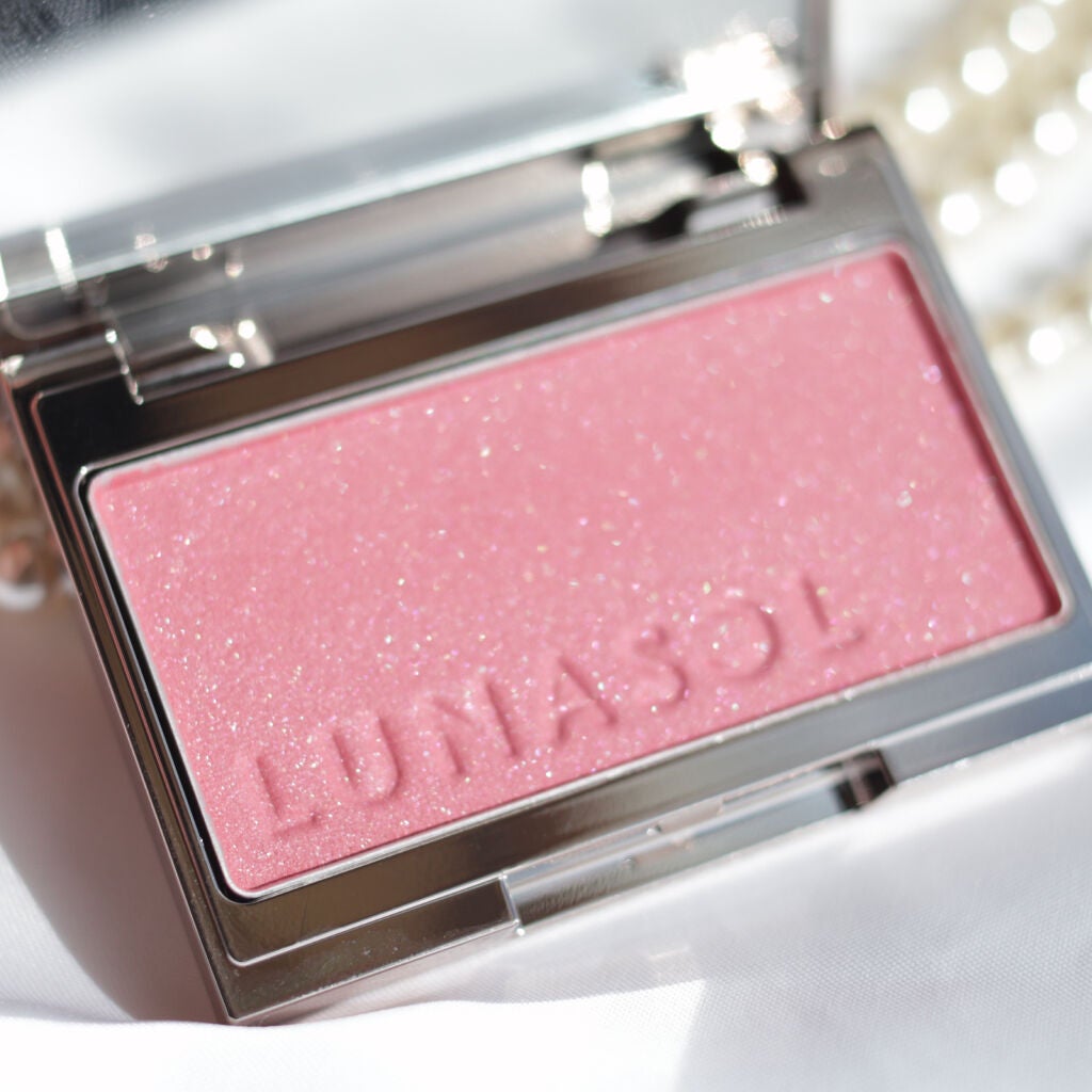 ルナソル カラーリングシアーチークス(グロウ)/LUNASOL/パウダーチークを使ったクチコミ(2枚目)