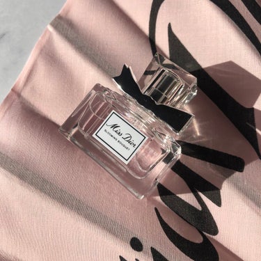 Dior ミス ディオール オードゥ トワレのクチコミ「Diorの素敵なミニ香水頂きました！Diorノベルティ紹介！
Diorのノベルティがとっても豪.....」（1枚目）