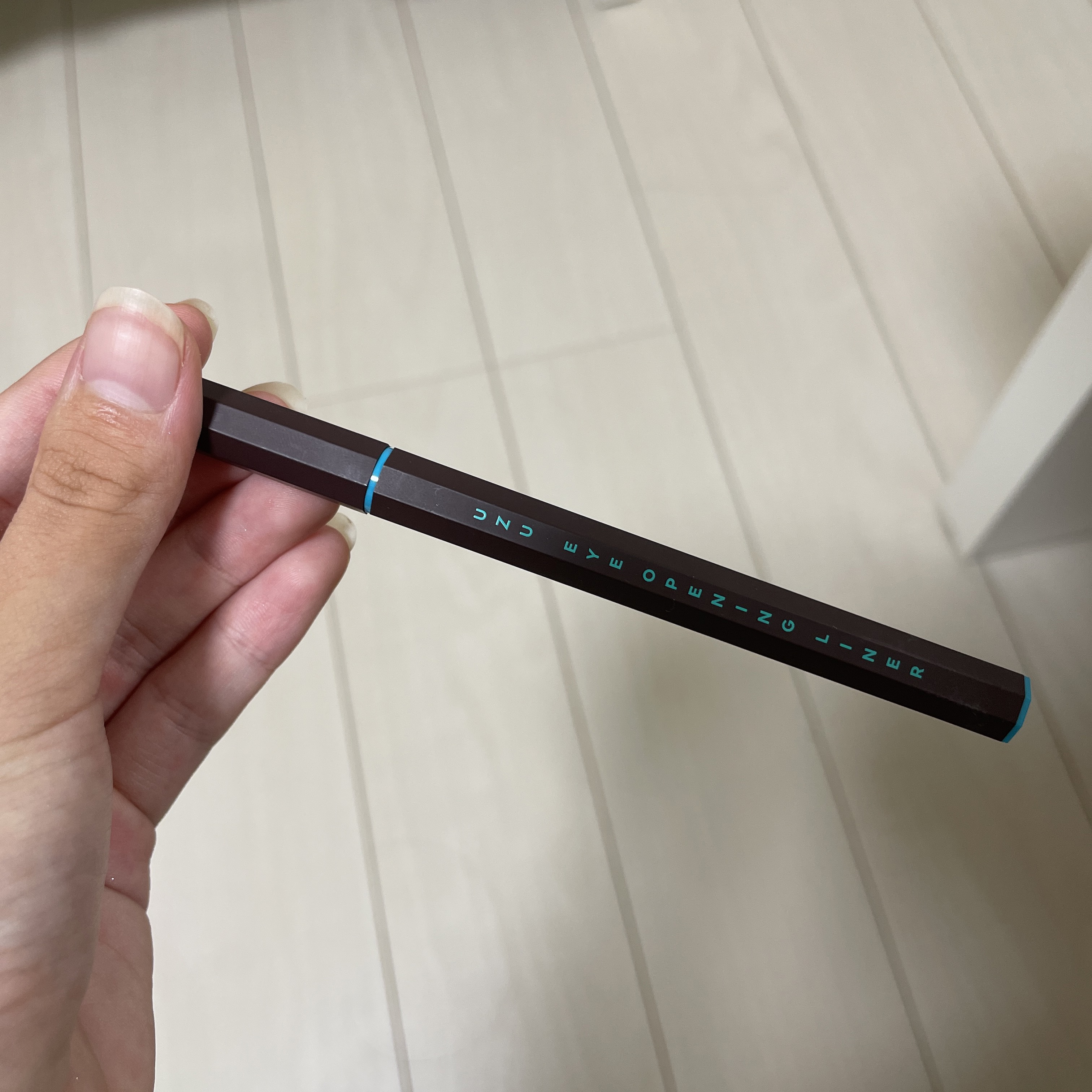 EYE OPENING LINER/UZU BY FLOWFUSHI/アイライナーを使ったクチコミ（1枚目）