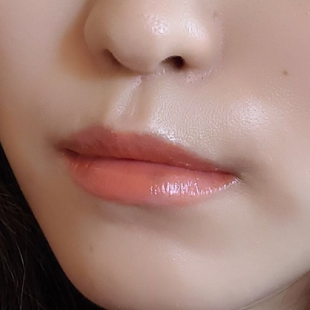 トーン ペタル エッセンス カラー バター/to/one/リップグロスを使ったクチコミ(3枚目)