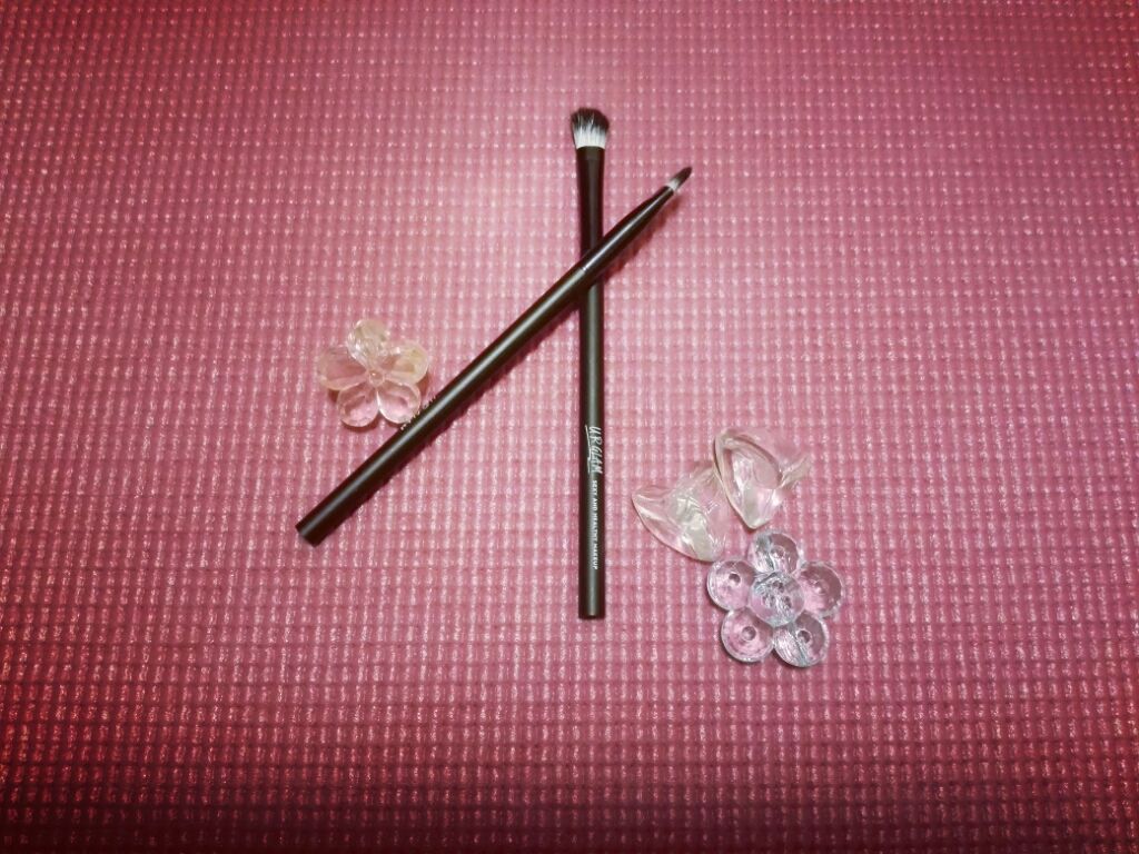 UR GLAM　EYESHADOW BRUSH A/U R GLAM/メイクブラシを使ったクチコミ（1枚目）