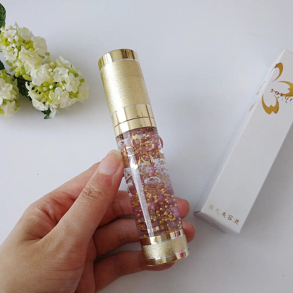 May.B さくら目元美容液のクチコミ「年々気になってくる目元のシワ。
今はマスクしてるから
顔の印象を決めるのは目元!
だからこそポ.....」（1枚目）