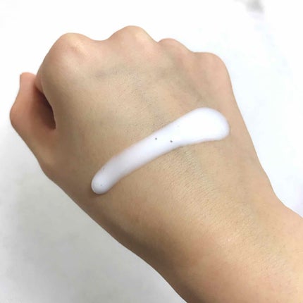 千歳りな on LIPS 「今回レビューするのはマルホ株式会社の『ヒルロイドローション』で..」(2枚目)