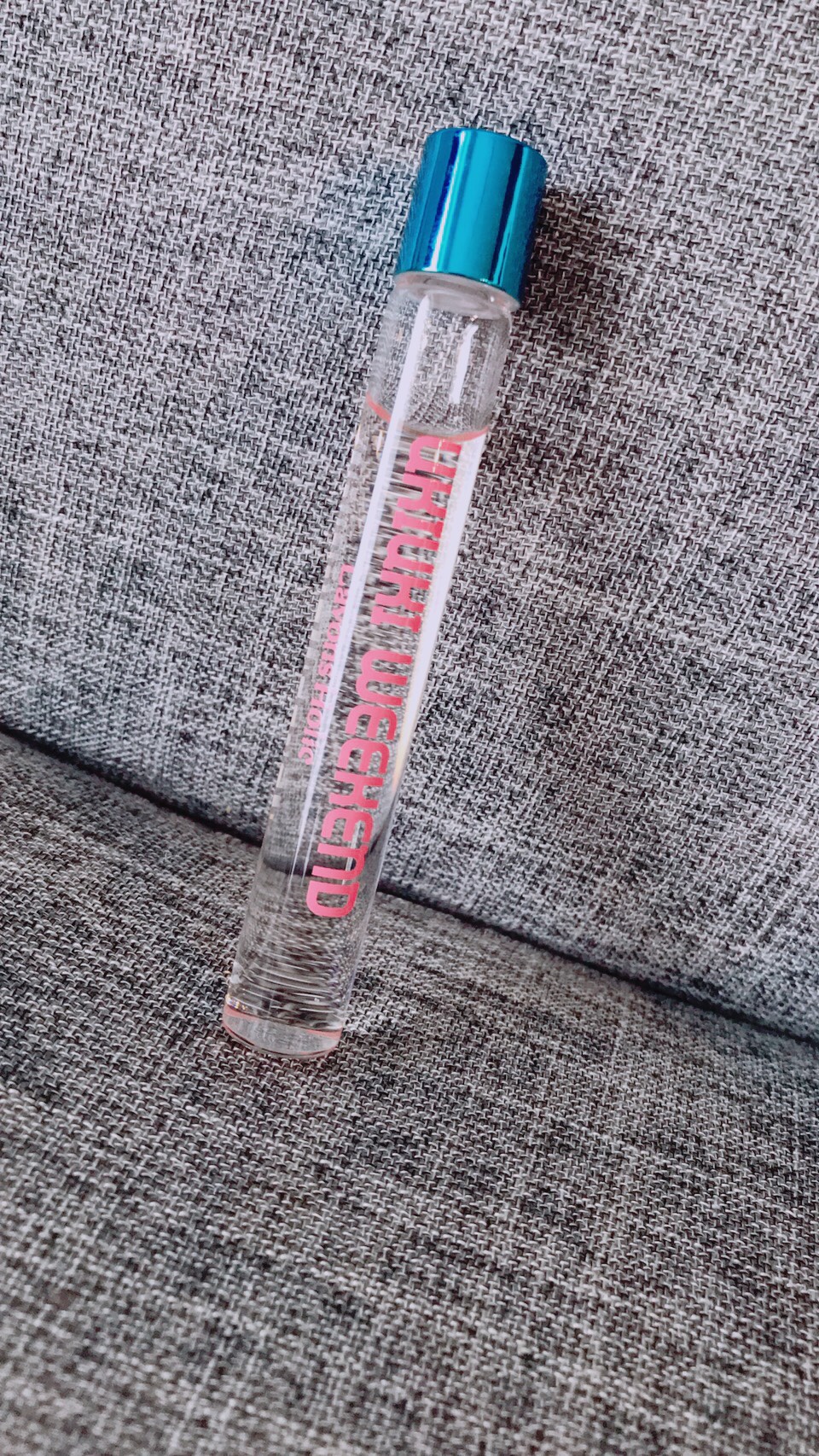 オードトワレロールオン  ウキウキウィークエンド/ラボンホリック/香水(レディース)を使ったクチコミ（2枚目）