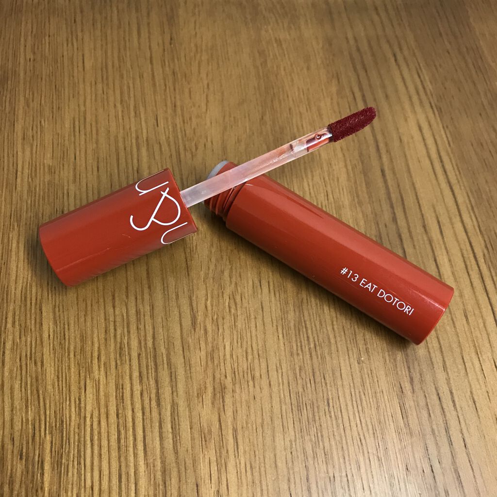 ジューシーラスティングティント/rom&nd/リップティントを使ったクチコミ（2枚目）