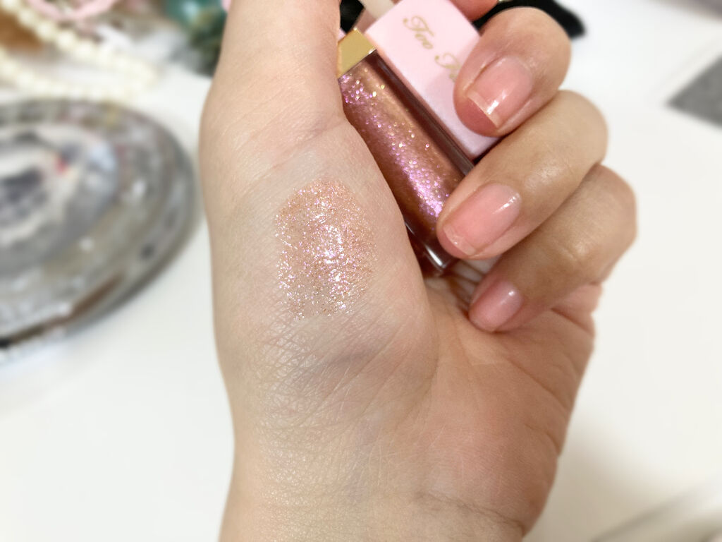 リッチ＆ダズリン ハイシャイン スパークリング リップグロス/Too Faced/リップグロスを使ったクチコミ（2枚目）