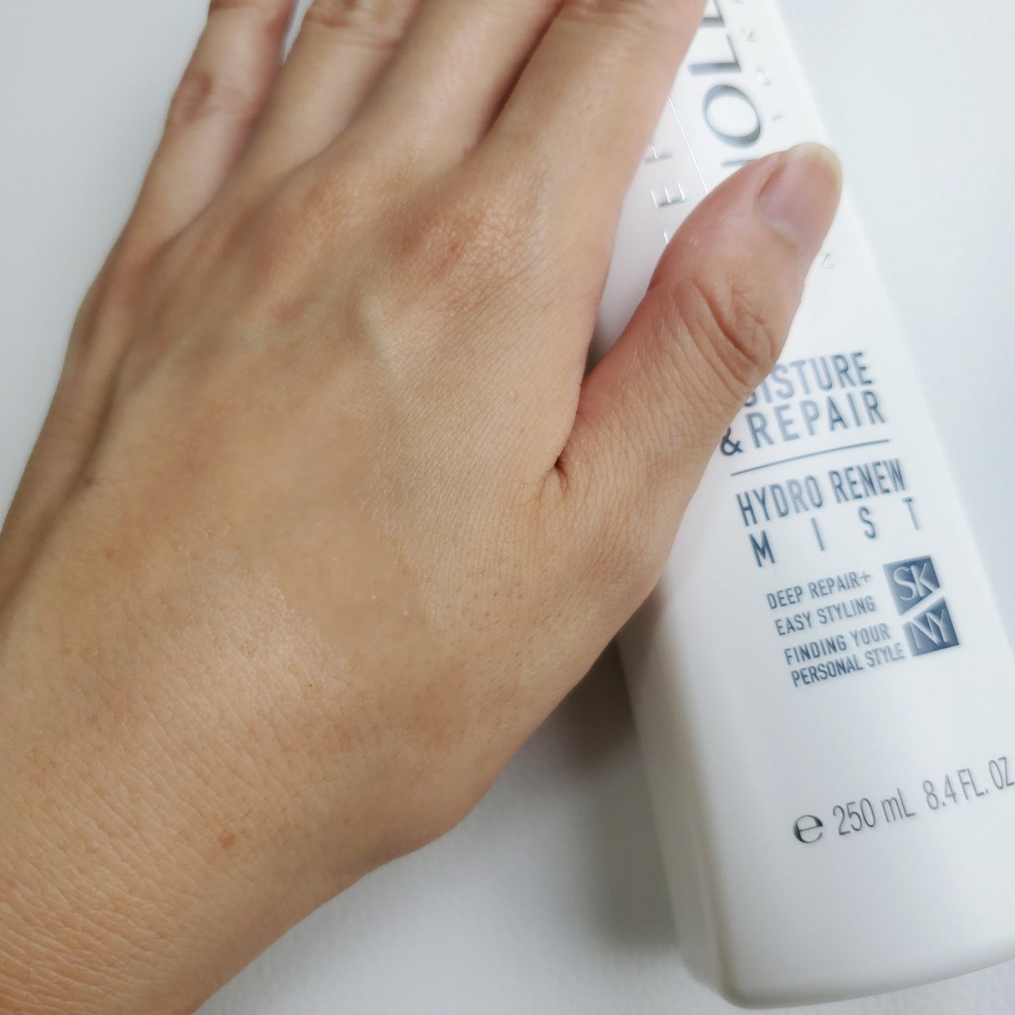 ハイドロリニュー ミスト モイスチュアリペア/スティーブンノル ニューヨーク/プレスタイリング・寝ぐせ直しを使ったクチコミ(3枚目)