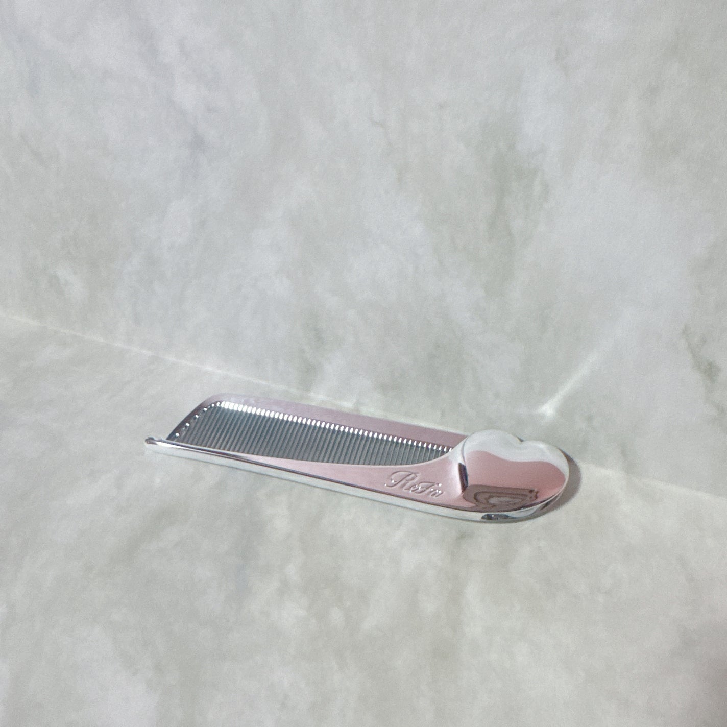 リファハートコーム アイラ/ReFa/ヘアコームを使ったクチコミ(2枚目)