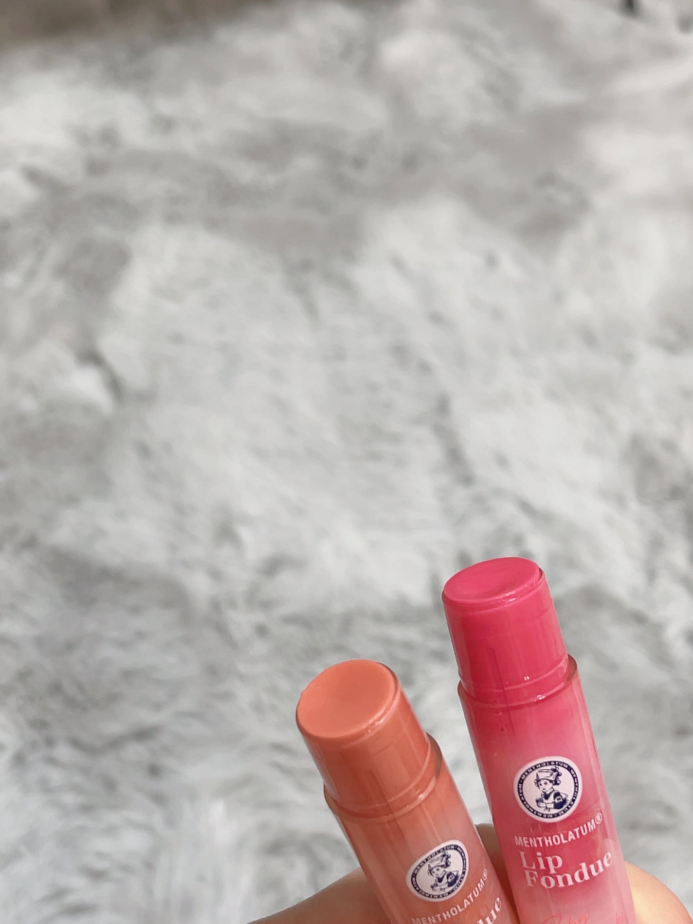 R on LIPS 「寒くなってきましたね☃︎❅なんか、今年秋なかった⁉︎ってくらい..」(3枚目)