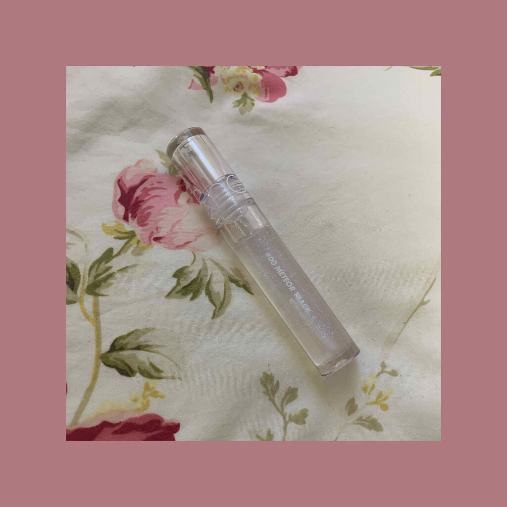 rom&nd
Glasting Water Gloss

本当におすすめのグロス。
スースー感もあって、ベタつかない。
ラメは塗ると目立たないけどチラチラしてて、容器の外から見るとむっちゃくっちゃかわいい😢

難点としては日本で買えなかっ