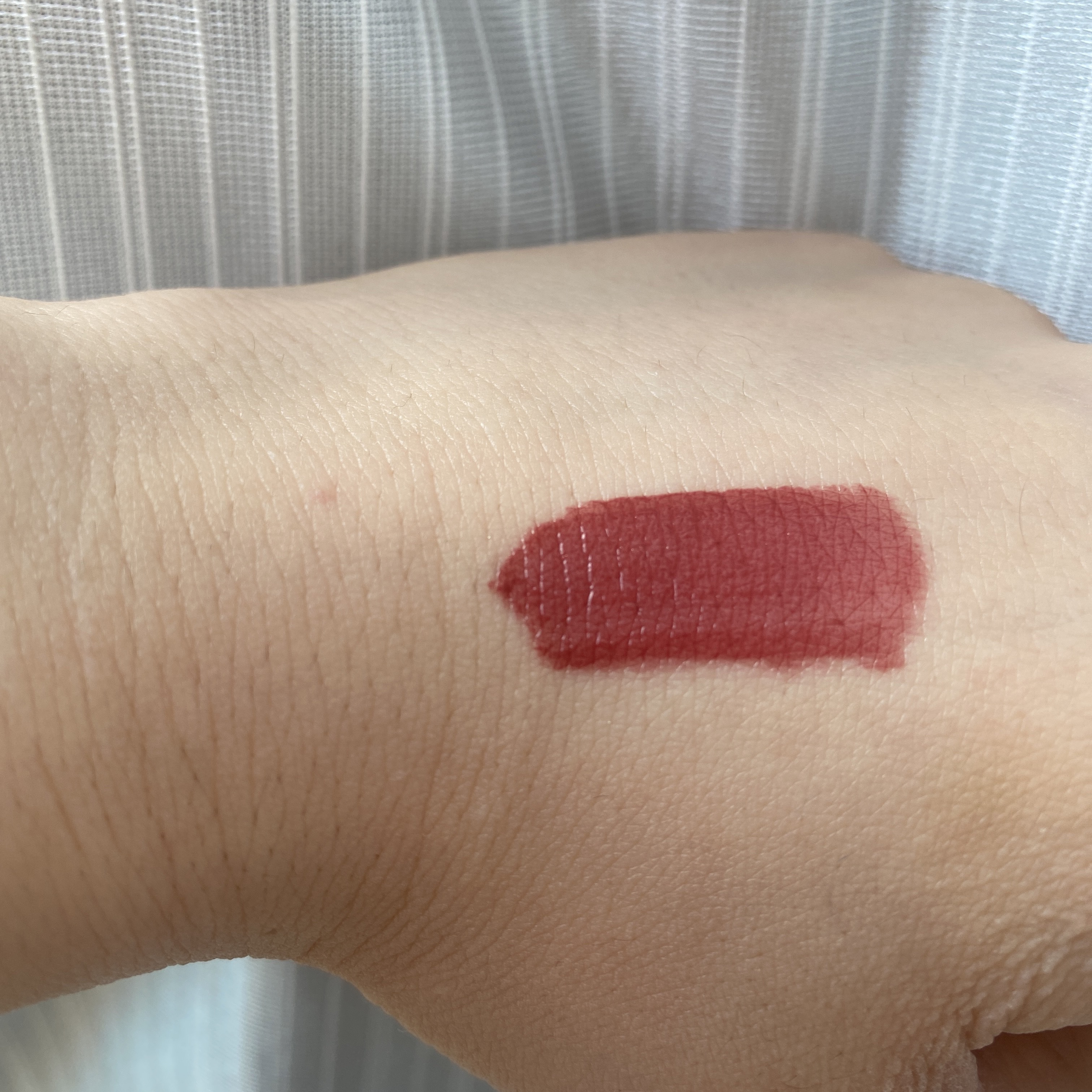 ジューシーラスティングティント/rom&nd/リップティントを使ったクチコミ（2枚目）