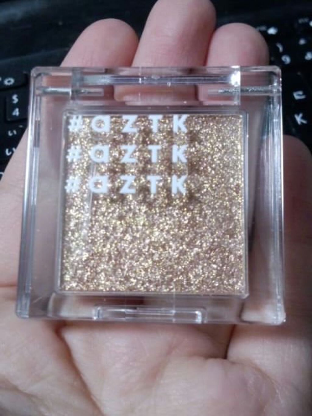 シングルアイシャドウ/aZTK/単色アイシャドウを使ったクチコミ（2枚目）