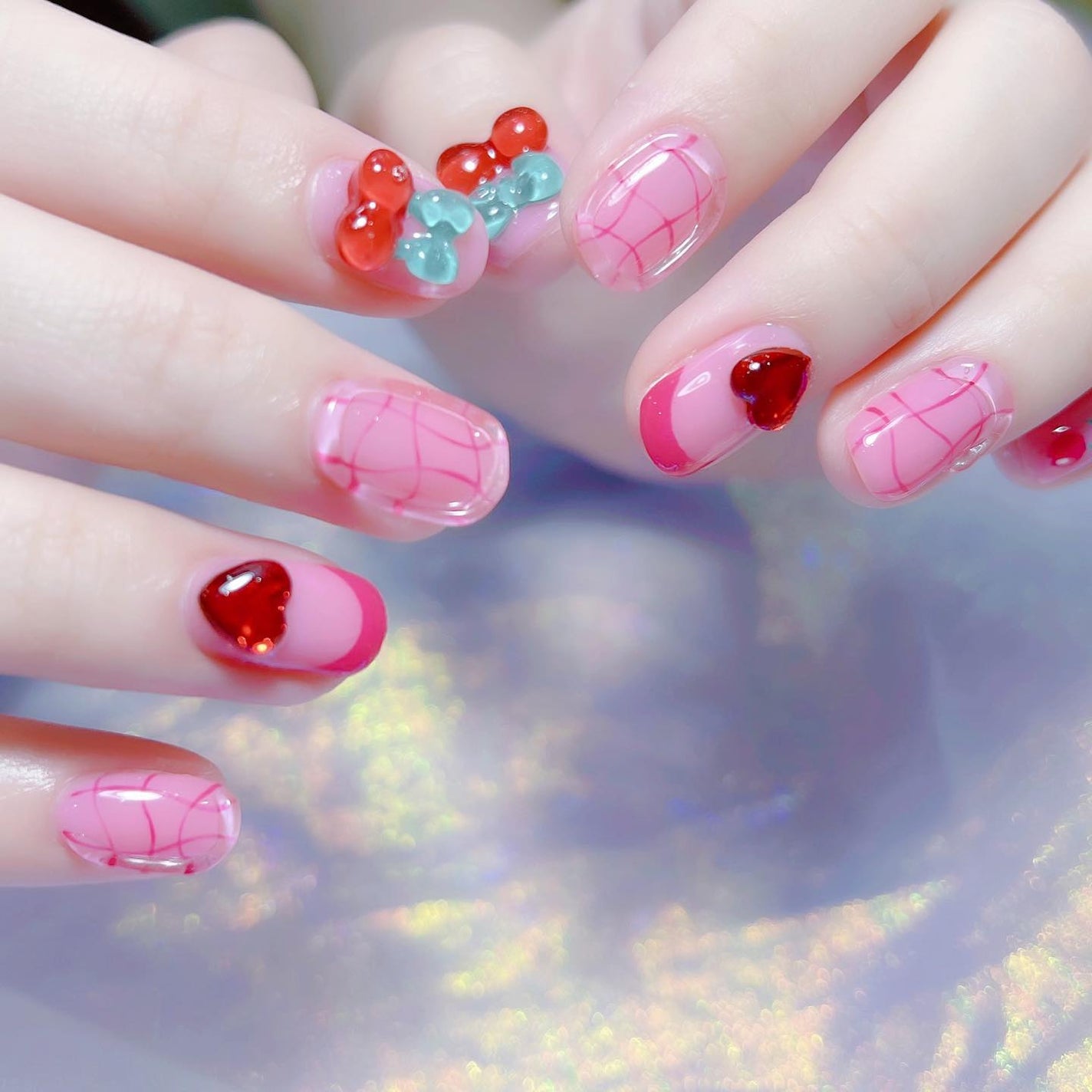 なかやまちえこ on LIPS 「さくらんぼのネイル🍒⠀⠀デザインイメージをいろいろお伺いして😊..」(2枚目)