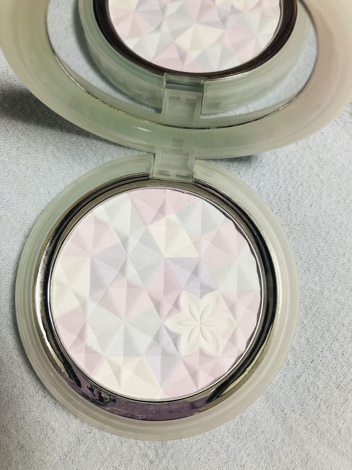 ＡＱ　オーラ リフレクター/DECORTÉ/プレストパウダーを使ったクチコミ（2枚目）