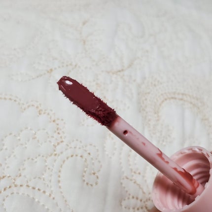 アンドバイロムアンド グラッシーボムティント/&nd by rom&nd/リップティントを使ったクチコミ(2枚目)