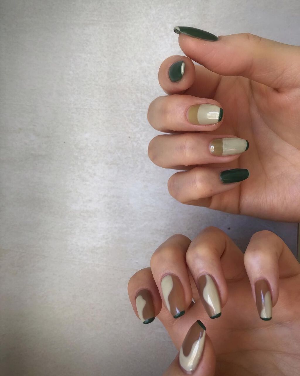 sato 🕊 self nail🫧🤍 on LIPS 「𝑙𝑒𝑚.𓂃𓈒𓏸@___lem.___のジェルで個性派ネイル✨こ..」(1枚目)