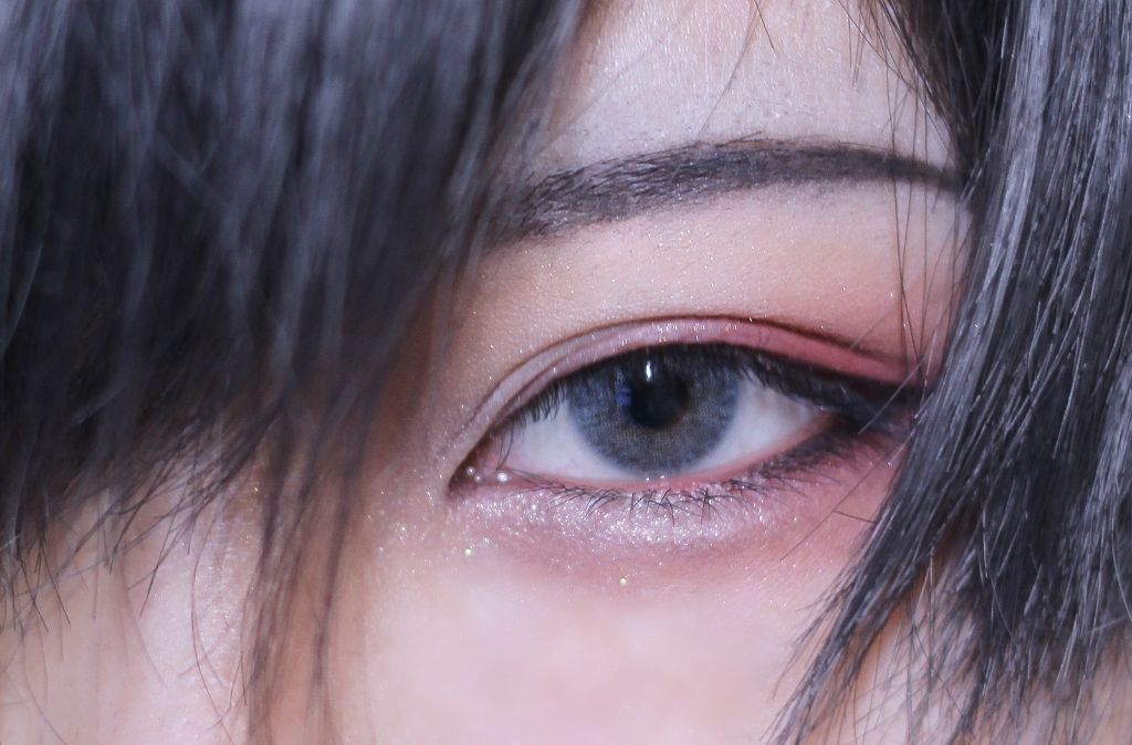 朔弥 on LIPS 「赤を使った男装メイク(のつもり)初投稿なので勝手がわかりません..」(1枚目)