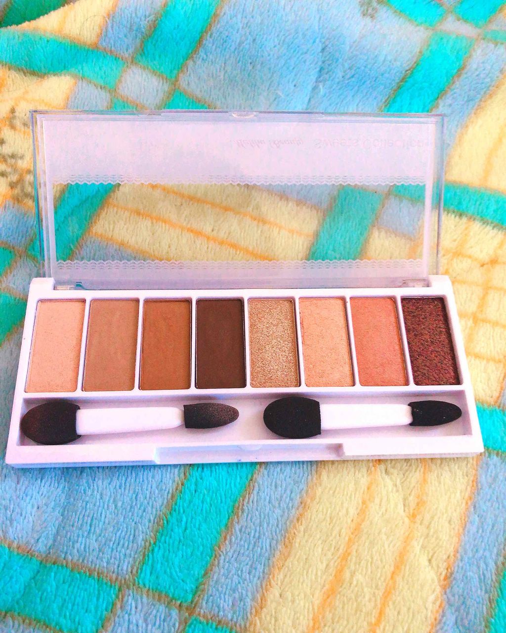 スイーツコレクション/マリブビューティー/アイシャドウパレットを使ったクチコミ（2枚目）