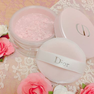 Dior ミス ディオール ブルーミング ボディ パウダーのクチコミ「☆DIOR☆
Miss Dior 
ブルーミングパウダーとハンドクリーム💕
ちょっとした自分へ.....」（2枚目）