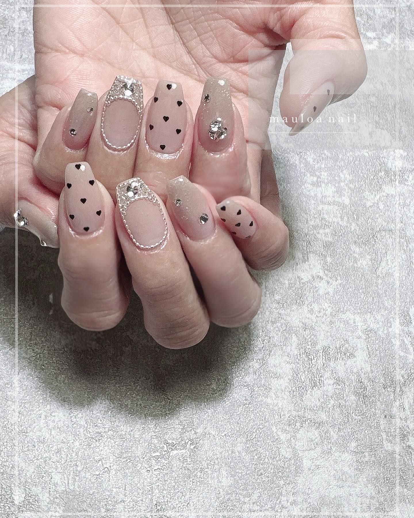 #ワンカラーネイル,#アートネイル,#バレンタインネイル,#ネイビーネイル,#冬ネイル,#ジェルネイル,#ネイル,#バレンタインネイル,#ニュアンスネイル,#ハートネイル,#天王寺ネイル,#乳白色ネイル,#ジェルネイル,#ハートネイルのネイルデザイン