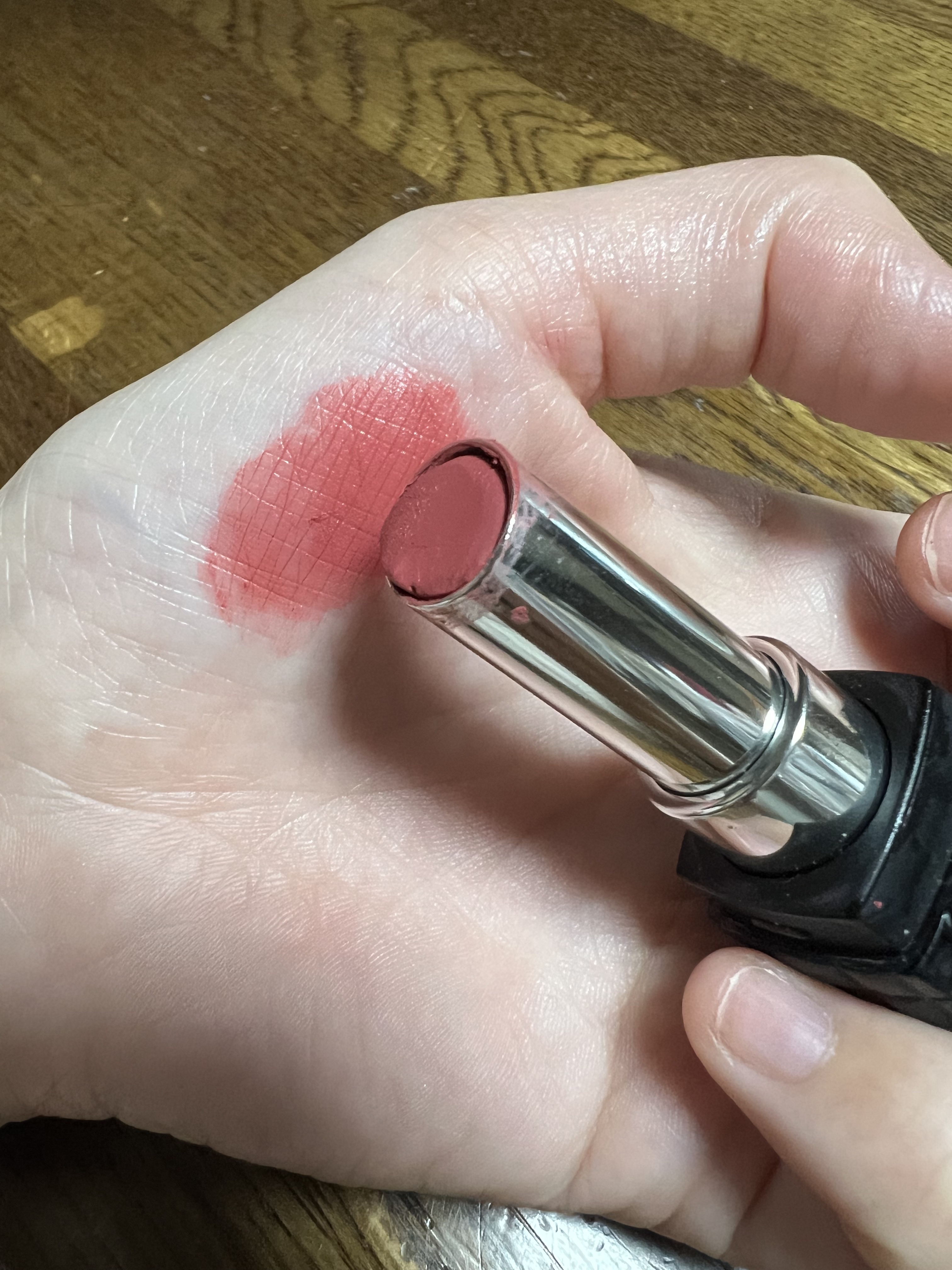 ルージュ ディオール フォーエヴァー スティック 525 フォーエヴァー シェリー/Dior/口紅を使ったクチコミ（2枚目）