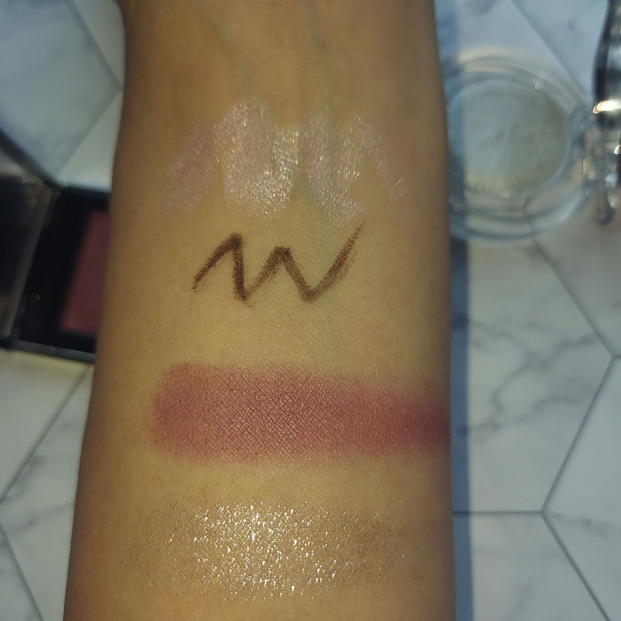 トーン タッチ アイズ/SUQQU/単色アイシャドウを使ったクチコミ（3枚目）