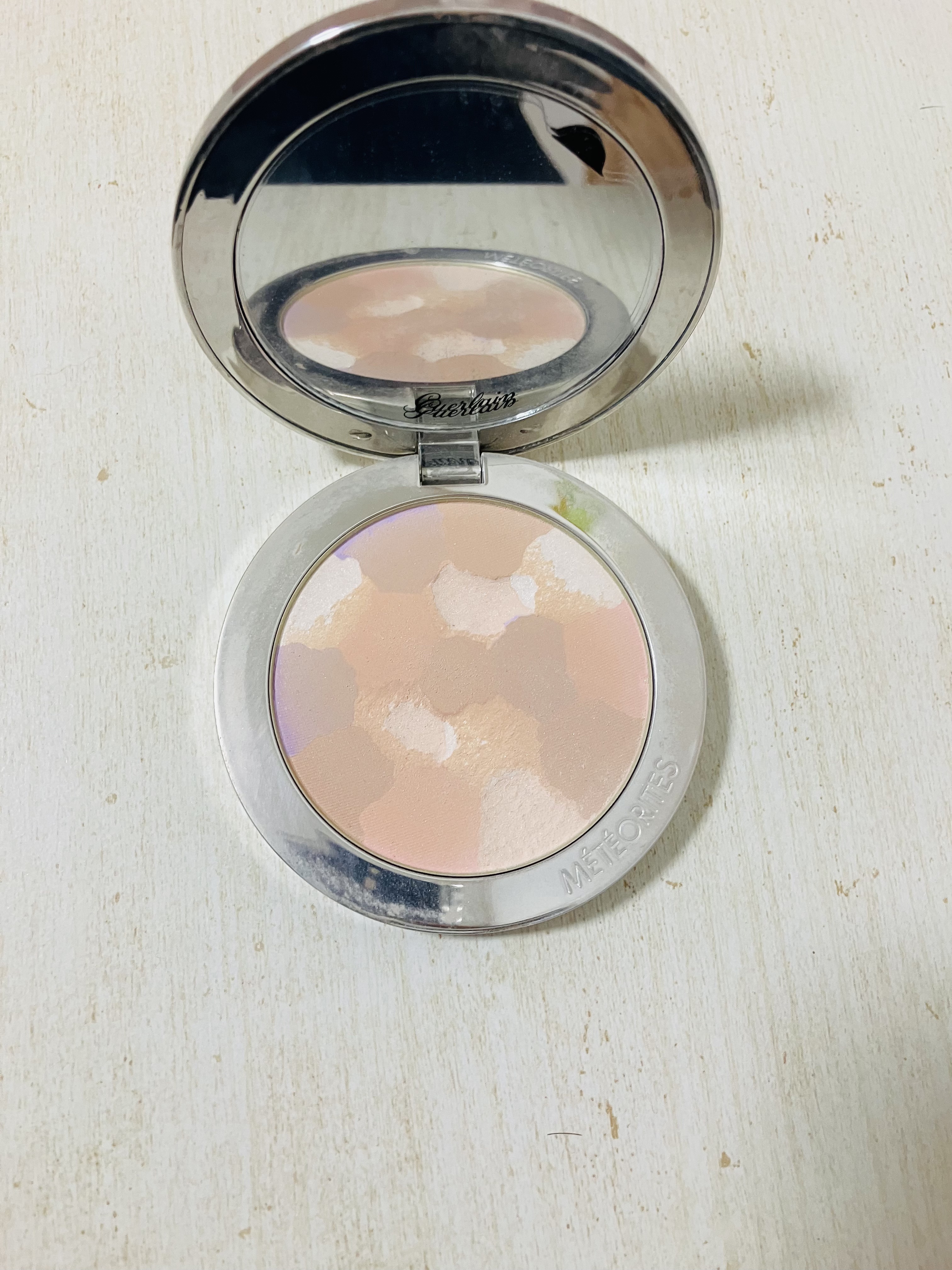 メテオリット コンパクト/GUERLAIN/プレストパウダーを使ったクチコミ（3枚目）