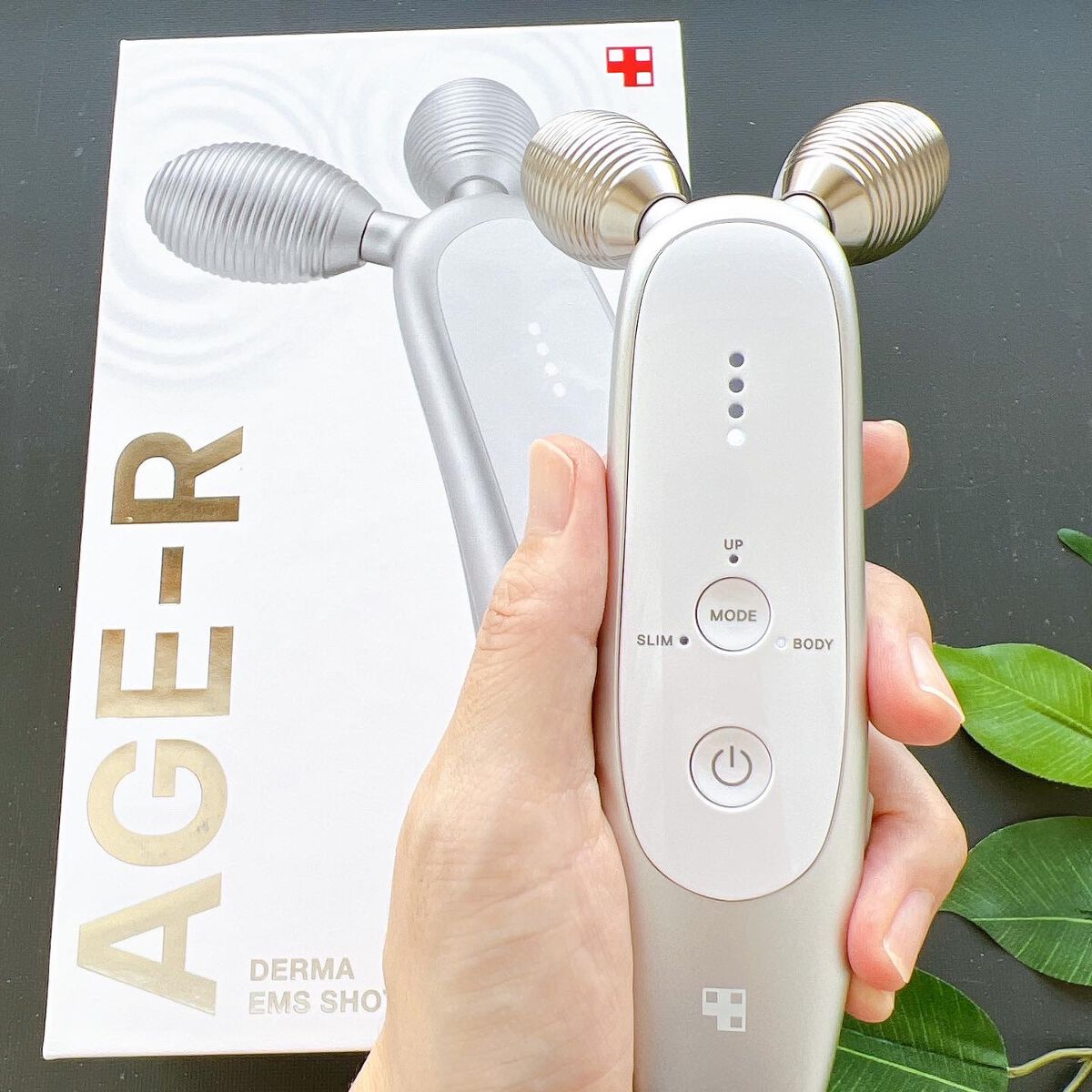 AGE-R EMS ME-AGE-R-01 美顔器 AGE-R専用ジェルセラム|MEDICUBE他、3商品を使った口コミ