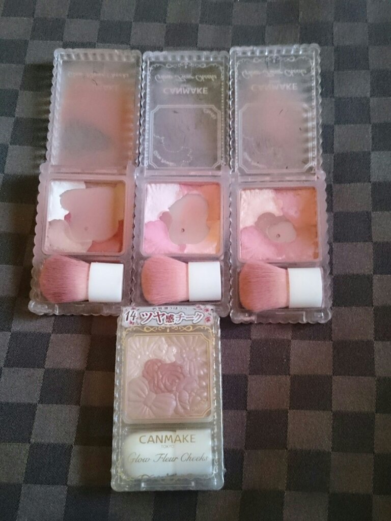 グロウフルールチークス/キャンメイク/パウダーチークを使ったクチコミ（2枚目）