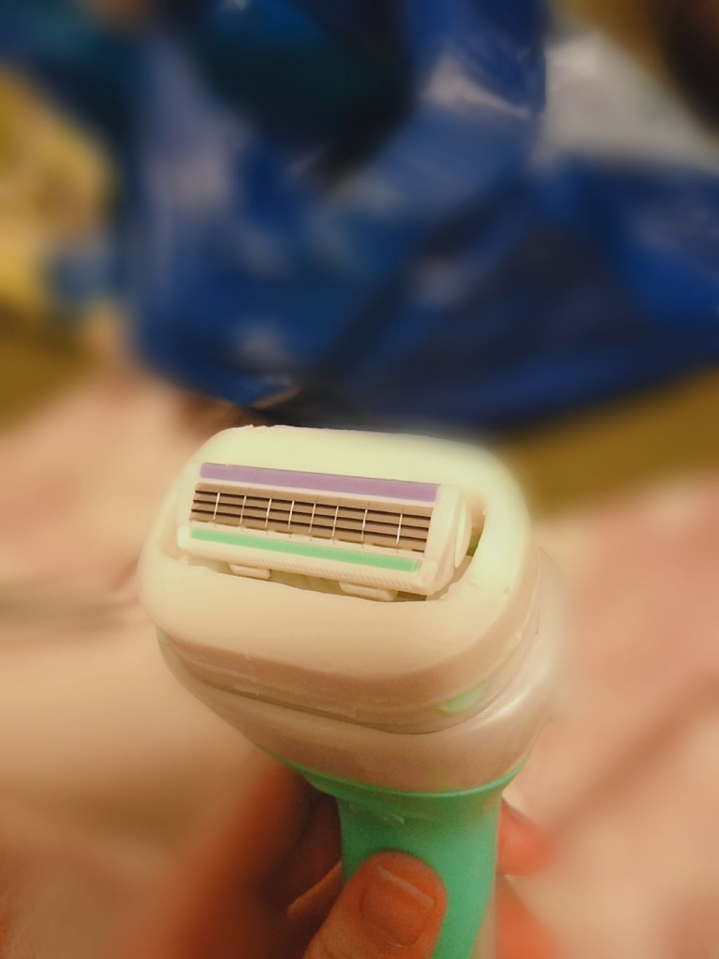 イントゥイション 敏感肌用 ホルダー (刃付き)+替刃1コ/イントゥイション/シェーバーを使ったクチコミ(2枚目)