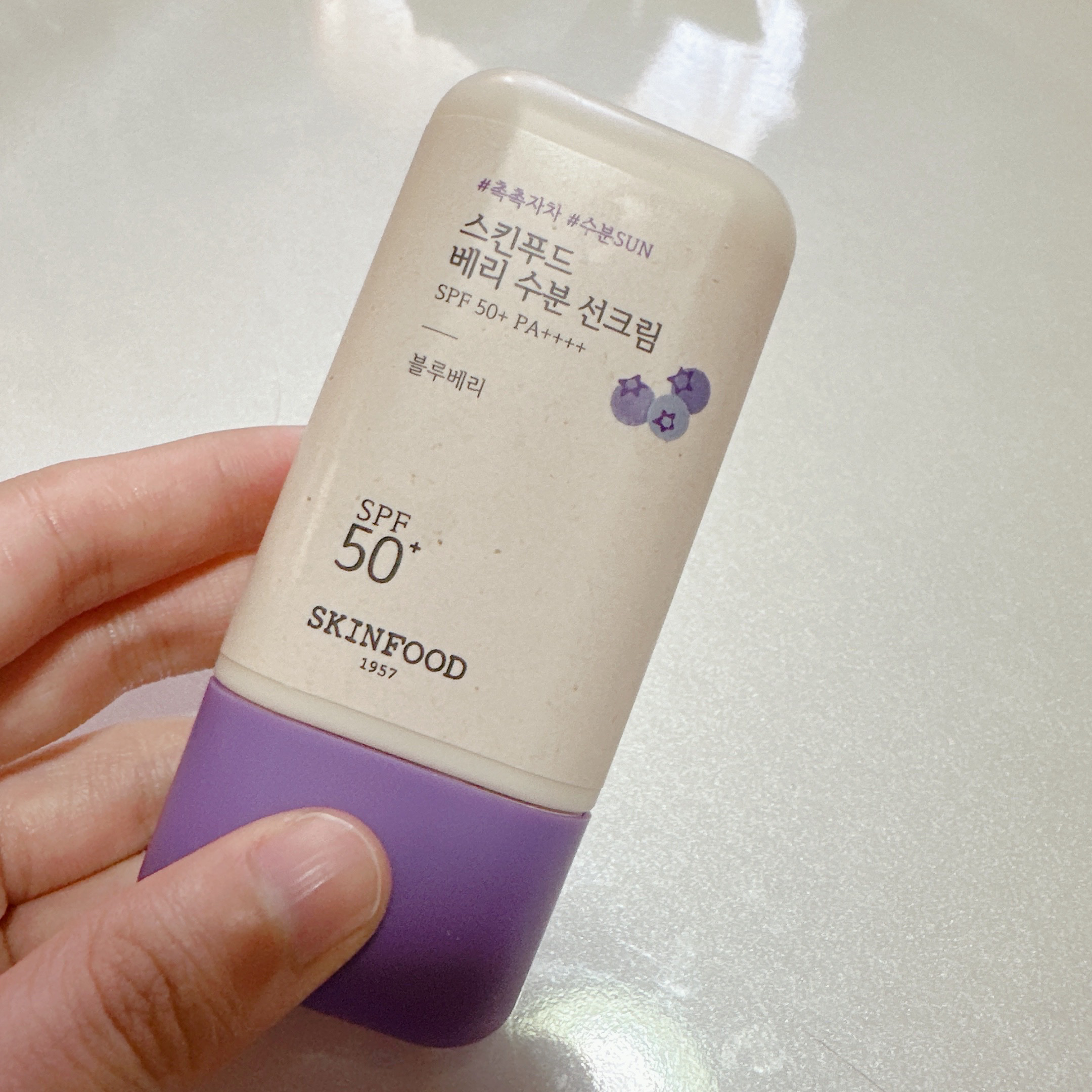 ベリー モイスチャライジング サンクリーム/SKINFOOD/日焼け止めクリームを使ったクチコミ（2枚目）