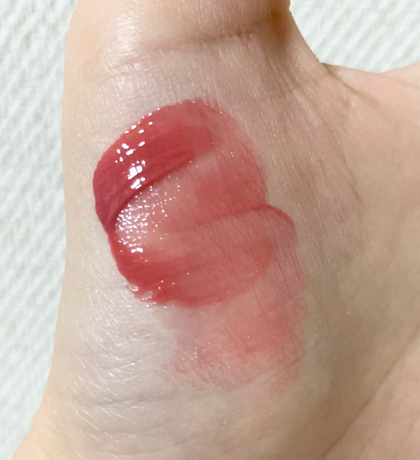 アンドバイロムアンド グラッシーボムティント/&nd by rom&nd/リップティントを使ったクチコミ(4枚目)