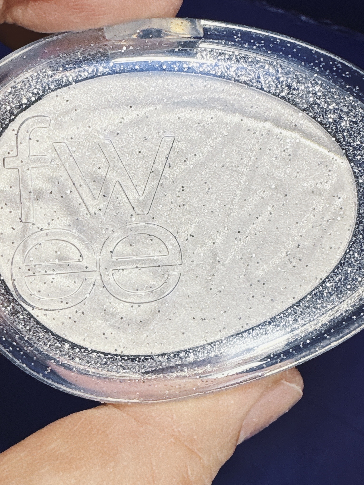 フィー グリッツストーンハイライター/fwee/パウダーハイライトを使ったクチコミ（2枚目）