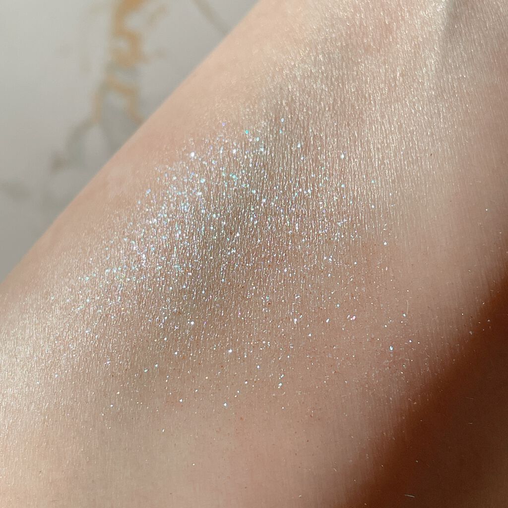 oz.design on LIPS 「shuuemuraグリッターボールハイライター✨クリスタルミラ..」(4枚目)