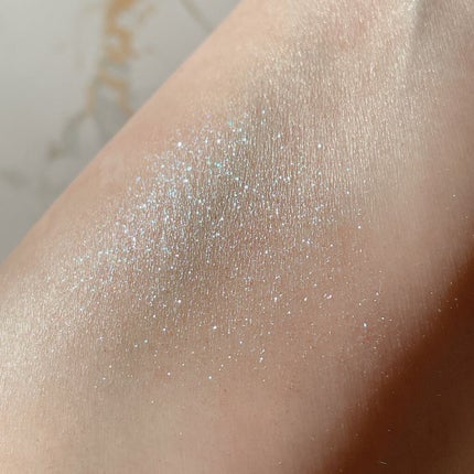 oz.design on LIPS 「shuuemuraグリッターボールハイライター✨クリスタルミラ..」(4枚目)