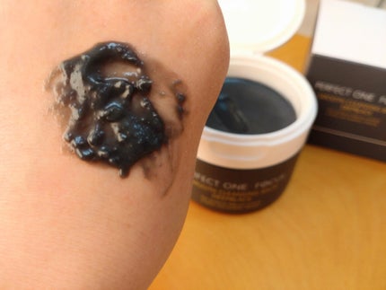 パーフェクトワンフォーカス スムースクレンジングバーム ディープブラック/PERFECT ONE FOCUS/クレンジングバームを使ったクチコミ(2枚目)